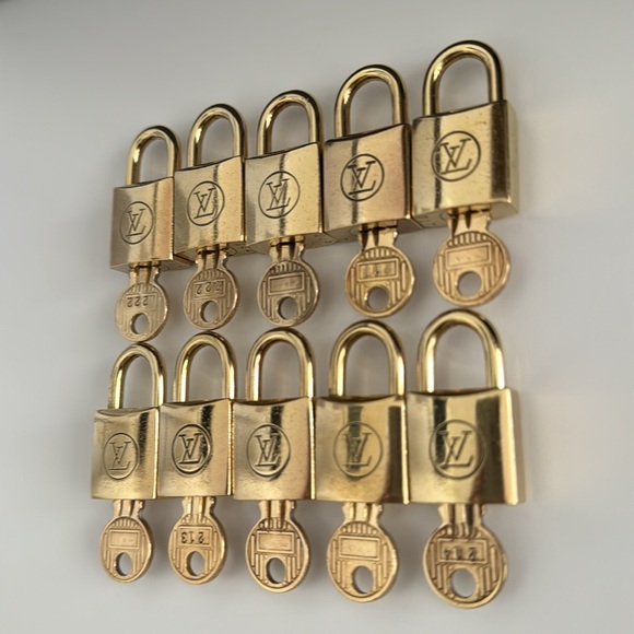 Louis Vuitton Lock & Key 200 Series in Mint Condition- Price is per Lock & Key - Picture 4 of 5
